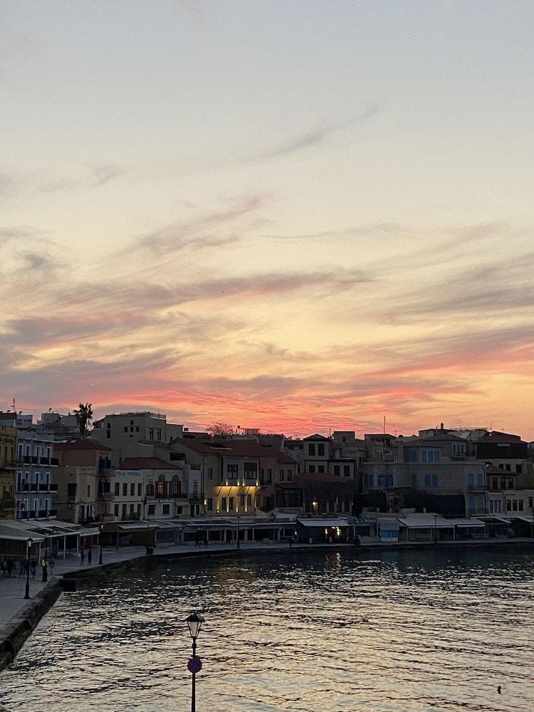 Divino Suites Chania Ханья Экстерьер фото
